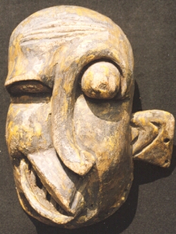 Masque Africain Makonde - masque de maladie (TANZANIE) Matériaux - bois - pigments - Hauteur 18 cm
