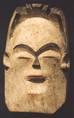 Masque Africain du Gabon - Ethnie Punu - Matériaux - bois - Pigments - Hauteur 31 cm - Collecté in-situ avant 1960